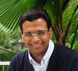 মৈনাক ধর