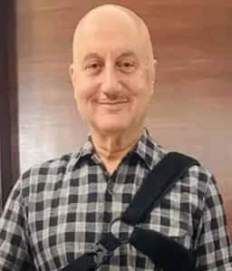 অনুপম খের